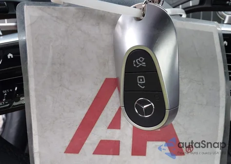 2024 Mercedes-Benz C 300 z USA, uszkodzony, nr VIN W1KAF4GB7RR201118